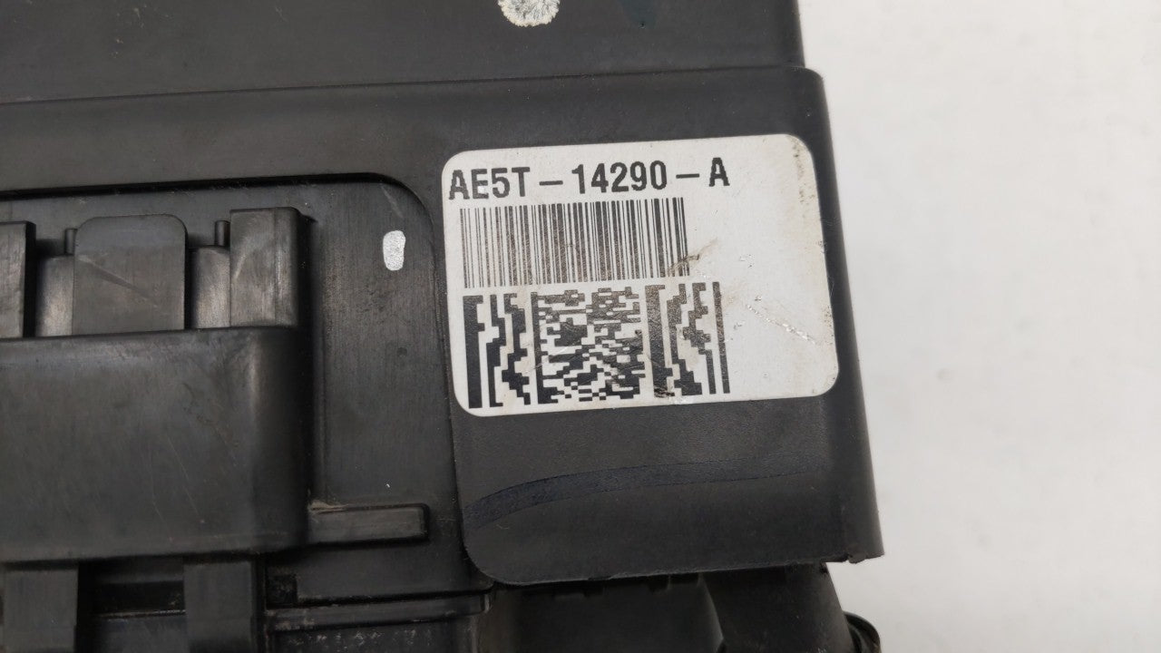2010-2012 Ford Fusion Fusebox Fuse Box Panel Relay Module P/N:AE5T-14290-A Fits Fits 2010 2011 2012 OEM Used Auto Parts - Oe