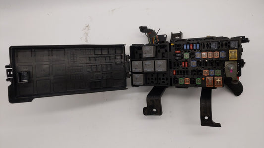 2010-2012 Ford Fusion Fusebox Fuse Box Panel Relay Module P/N:AE5T-14290-E 6E5T-14A003-AB, BE5T-14290-E Fits Fits 2010 2011 2012 OEM Used Auto Parts