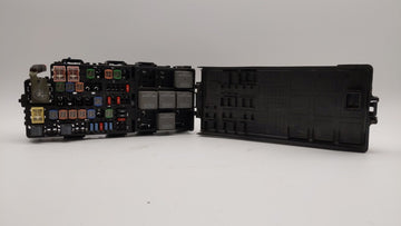 2010-2012 Ford Fusion Fusebox Fuse Box Panel Relay Module P/N:AE5T-14290-E 6E5T-14A003-AB, BE5T-14290-E Fits Fits 2010 2011 2012 OEM Used Auto Parts