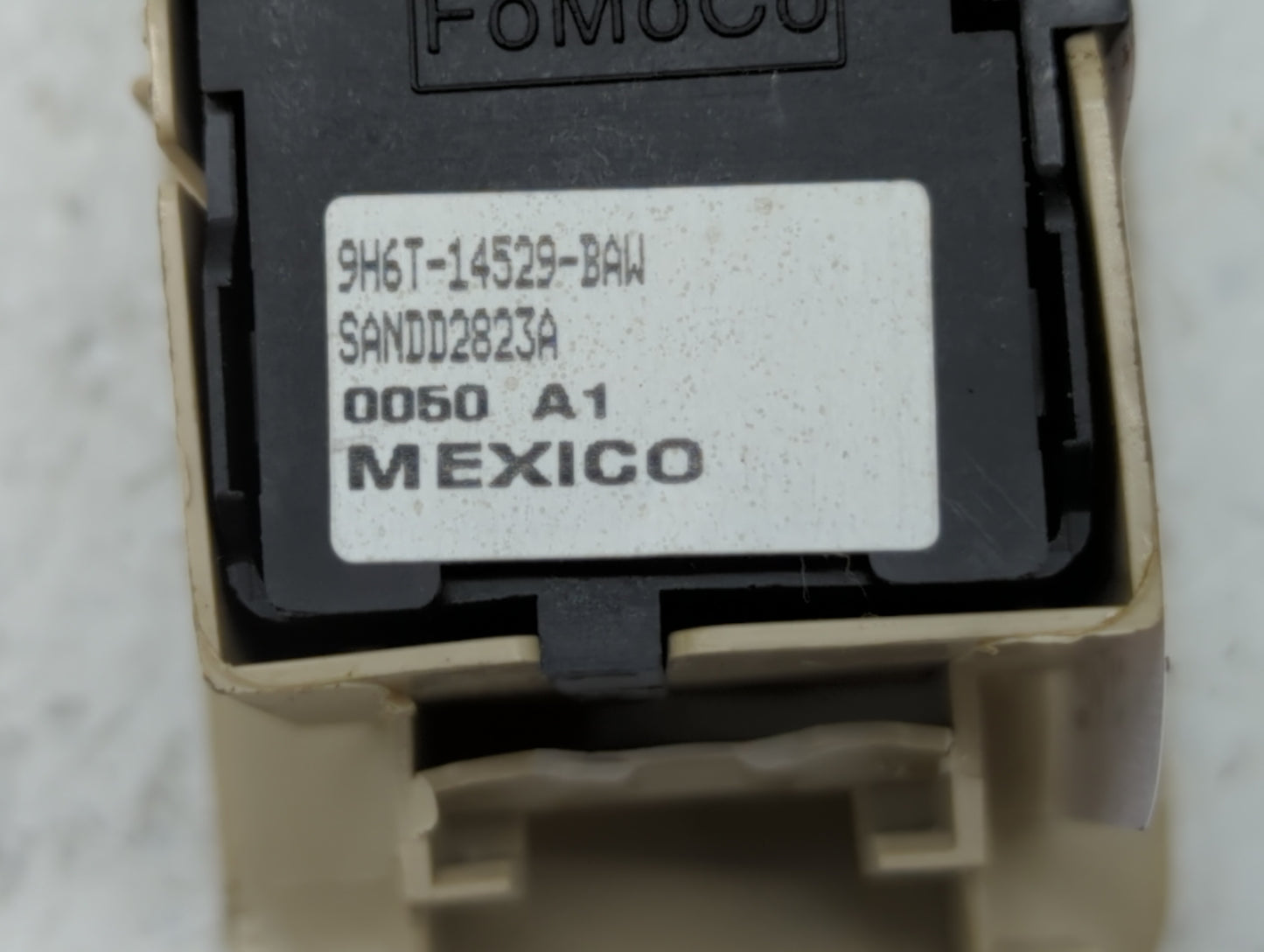 2010-2012 Ford Fusion Passeneger Right Power Window Switch 9h6t-14529-baw - Oemusedautoparts1.com