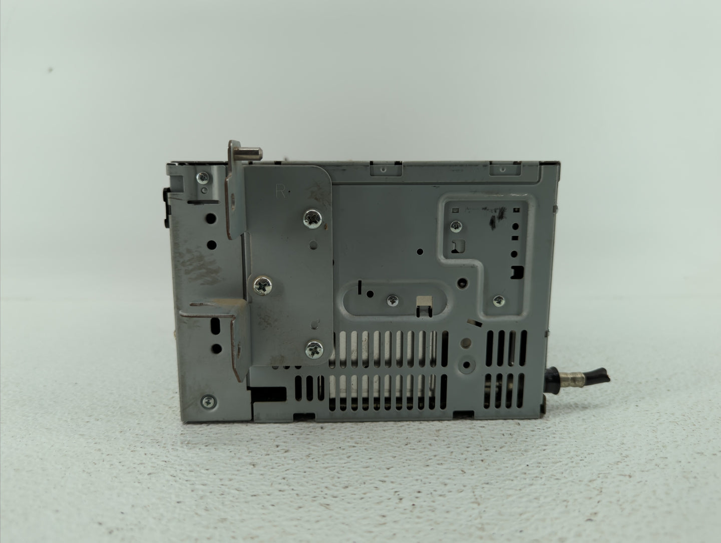 2010-2010 Ford Fusion Am Fm Cd Player Radio Receiver - Oemusedautoparts1.com