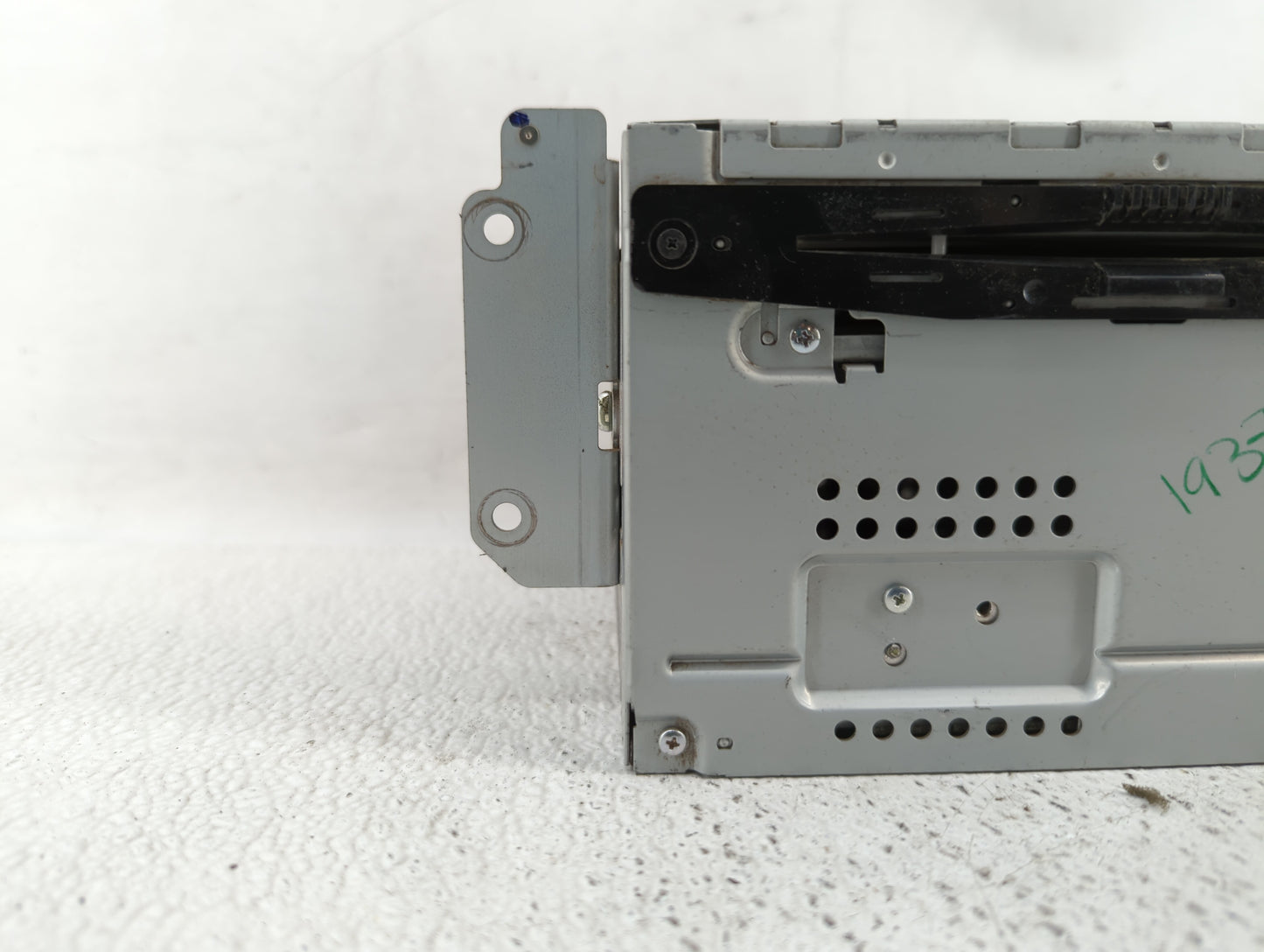 2010-2010 Ford Fusion Am Fm Cd Player Radio Receiver - Oemusedautoparts1.com