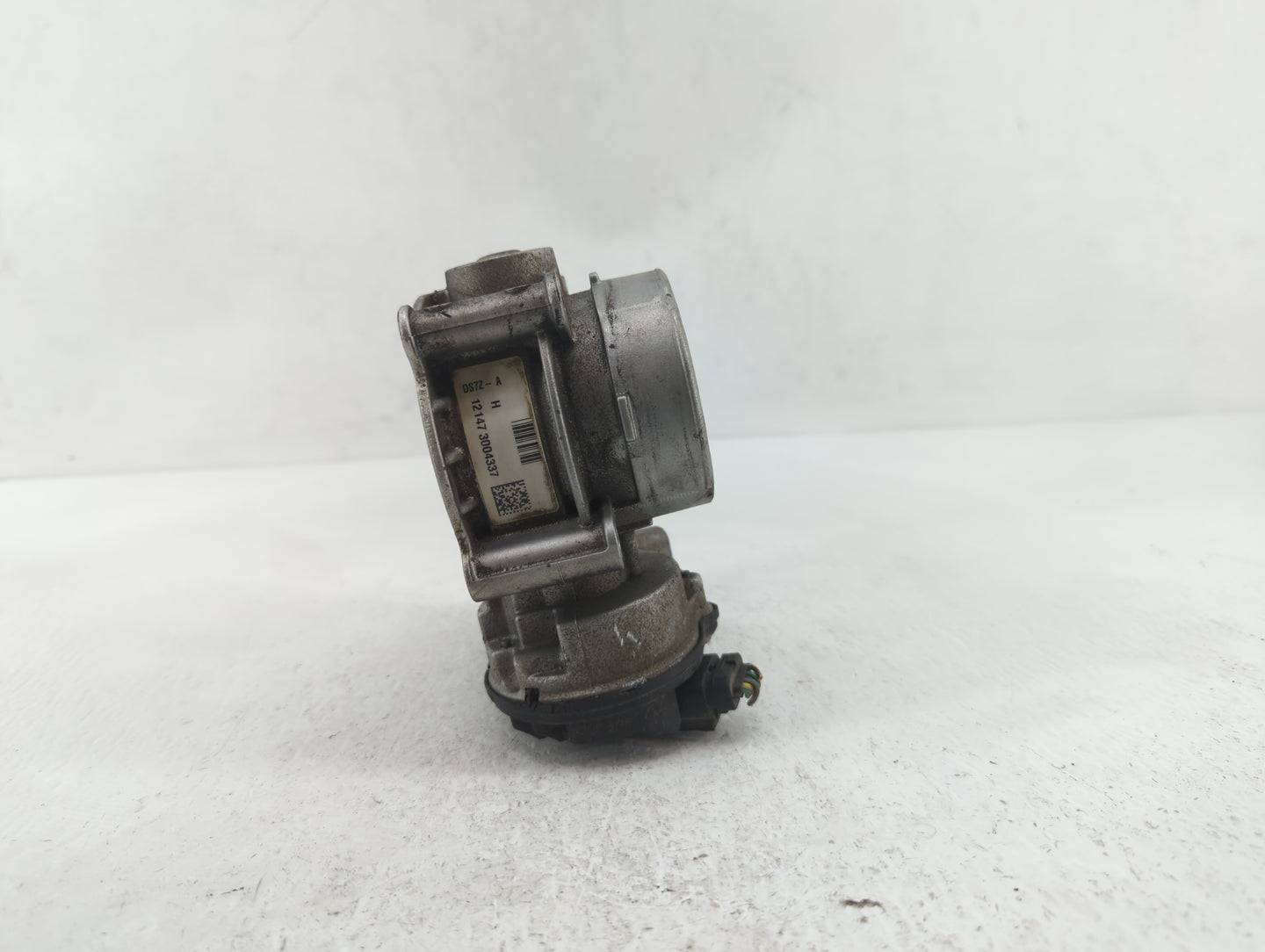 2010-2012 Ford Fusion Throttle Body P/N:DS7Z-A DS7Z-D, DS7E-9F991-AJ Fits Fits 2009 2010 2011 2012 OEM Used Auto Parts - Oem