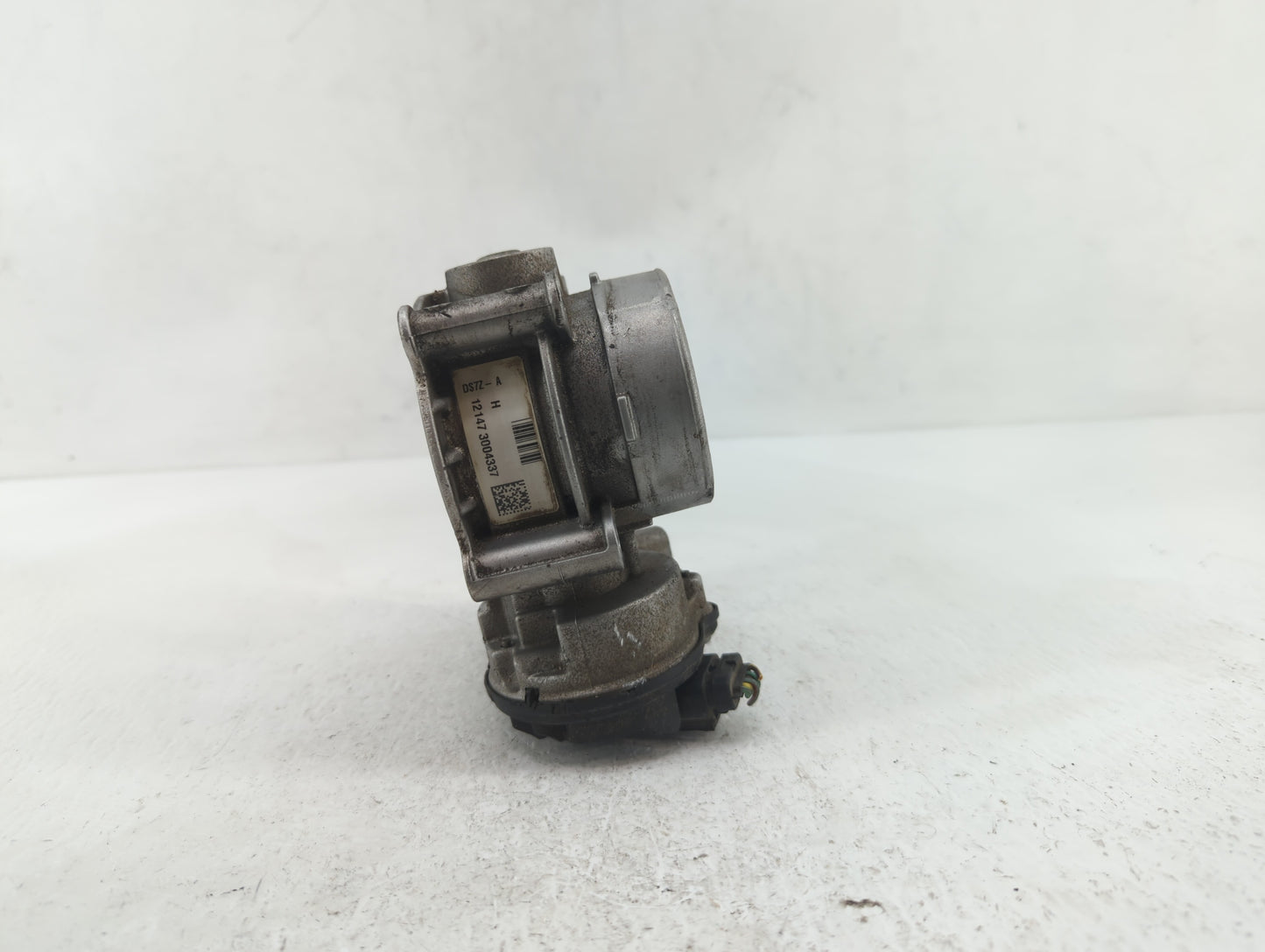 2010-2012 Ford Fusion Throttle Body P/N:DS7Z-A DS7Z-D, DS7E-9F991-AJ Fits Fits 2009 2010 2011 2012 OEM Used Auto Parts - Oem