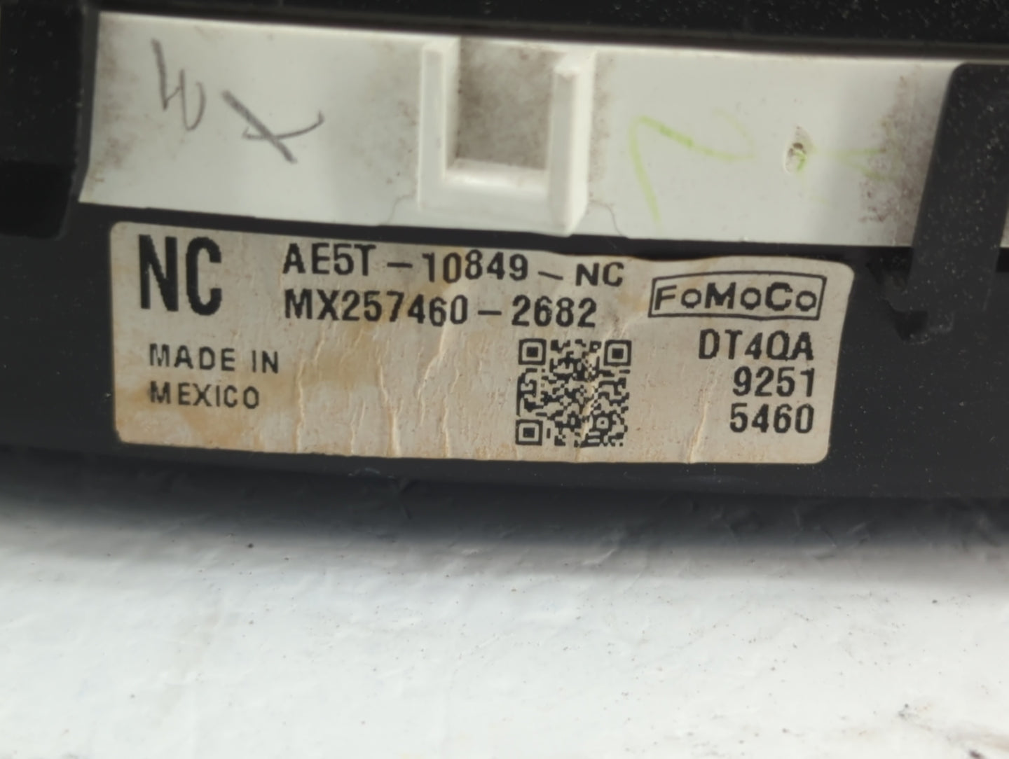 2010 Ford Fusion Instrument Cluster Speedometer Gauges P/N:AE5T-10849-NC AE5T-10849-DF Fits OEM Used Auto Parts - Oemusedaut