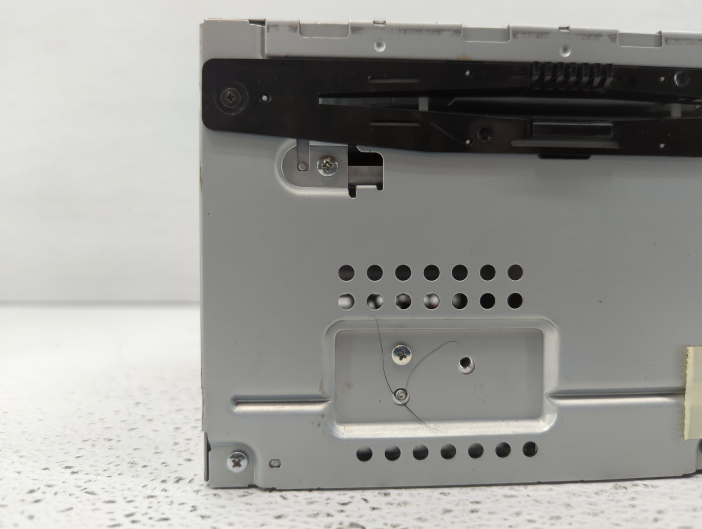 2010-2010 Ford Fusion Am Fm Cd Player Radio Receiver - Oemusedautoparts1.com