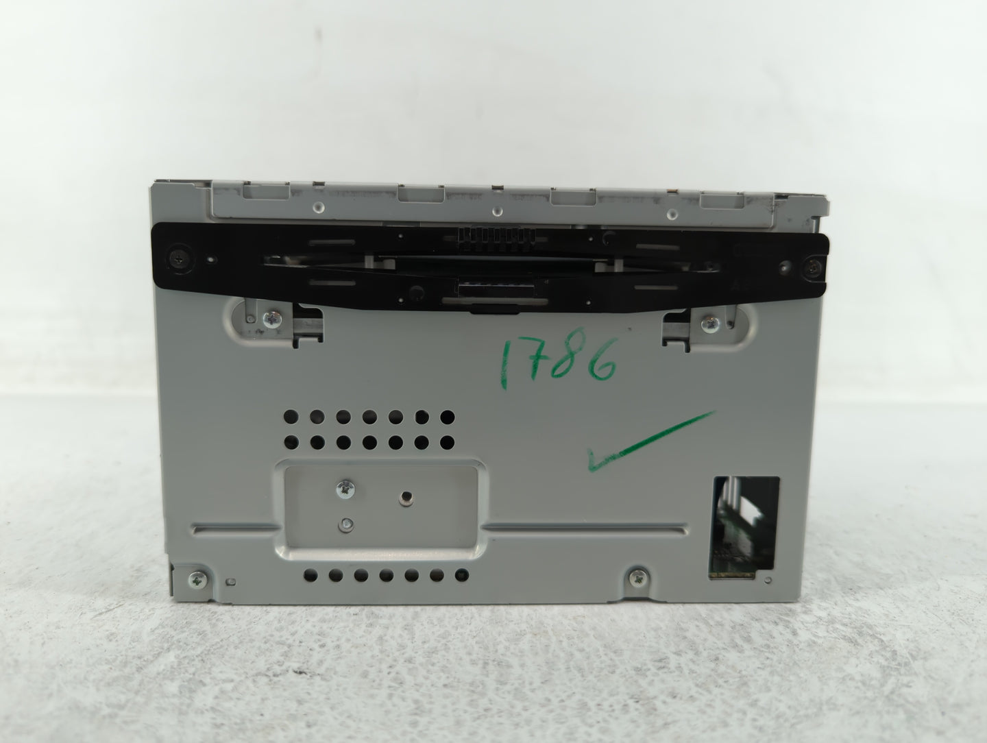 2010 Ford Fusion Radio AM FM Cd Player Receiver Replacement P/N:9E5T-19C157-AC 9E5T-19C157-AE, 9E5T-19C157-AB Fits OEM Used 