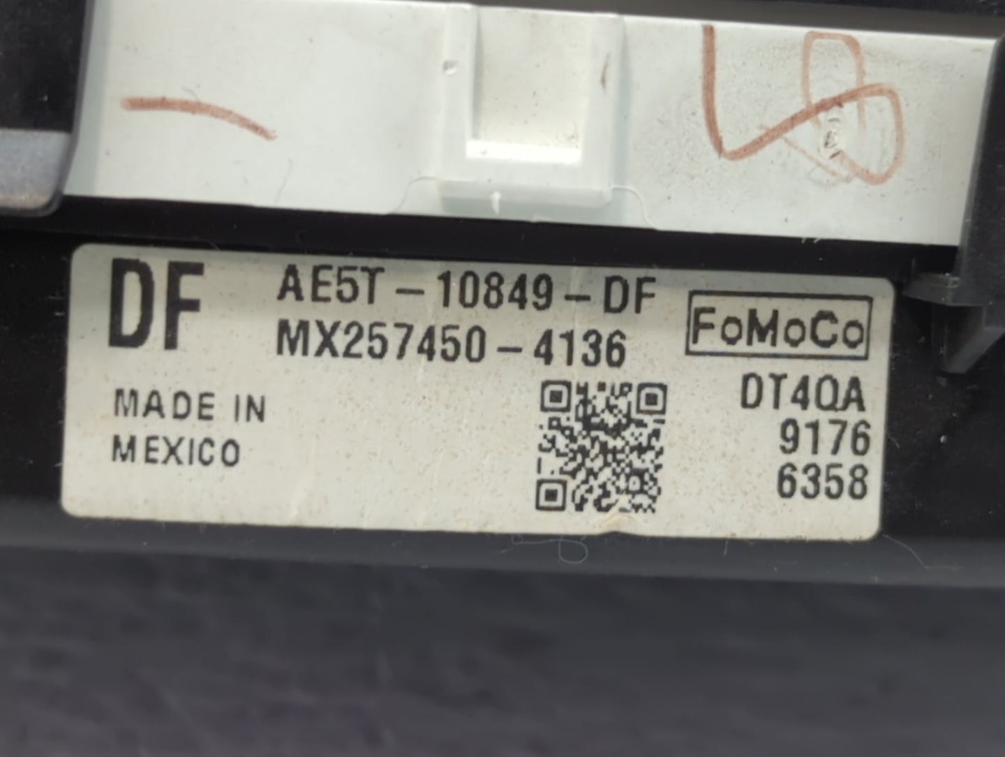 2010 Ford Fusion Instrument Cluster Speedometer Gauges P/N:AE5T-10849-NC AE5T-10849-DF Fits OEM Used Auto Parts - Oemusedaut
