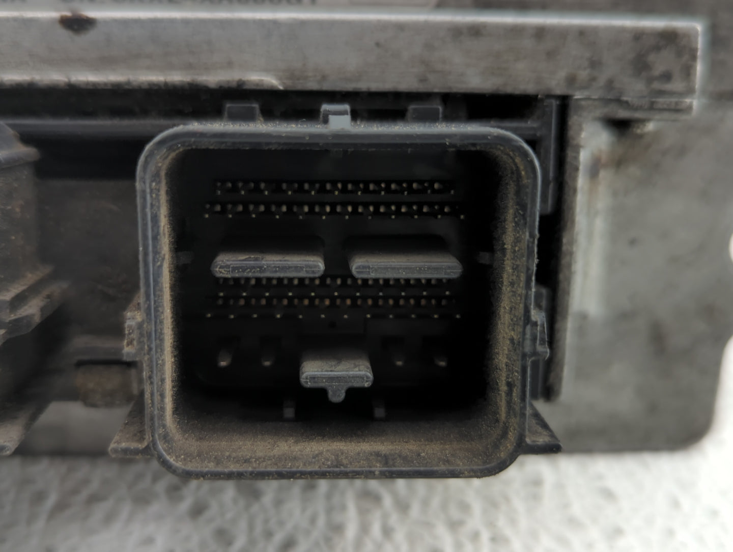 2010 Ford Fusion PCM Engine Control Computer ECU ECM PCU OEM P/N:AE5A-12A650-BRA 9L8A-12B684-MA Fits OEM Used Auto Parts - O