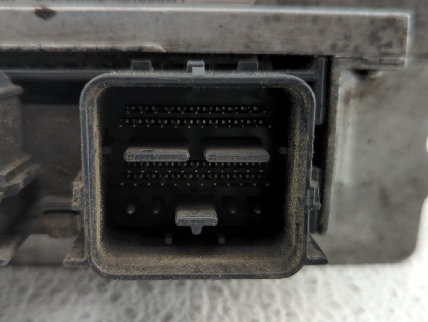 2010 Ford Fusion PCM Engine Control Computer ECU ECM PCU OEM P/N:AE5A-12A650-BRA 9L8A-12B684-MA Fits OEM Used Auto Parts - O