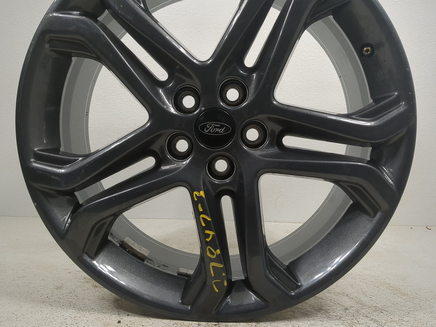 2010-2012 Ford Fusion Oem Wheel Rim - Oemusedautoparts1.com