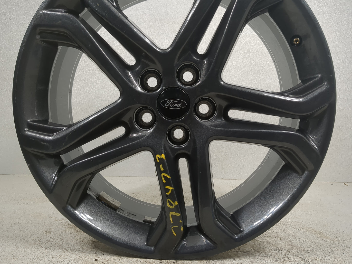 2010-2012 Ford Fusion Oem Wheel Rim - Oemusedautoparts1.com