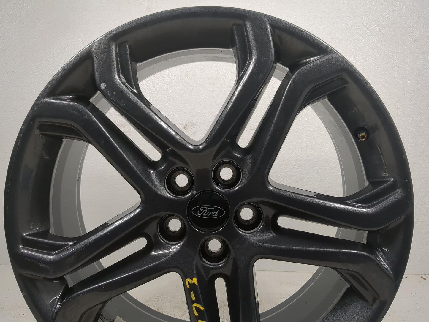 2010-2012 Ford Fusion Oem Wheel Rim - Oemusedautoparts1.com
