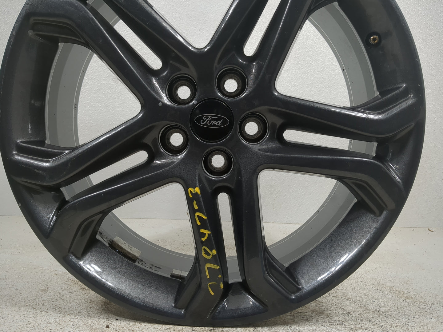 2010-2012 Ford Fusion Oem Wheel Rim - Oemusedautoparts1.com