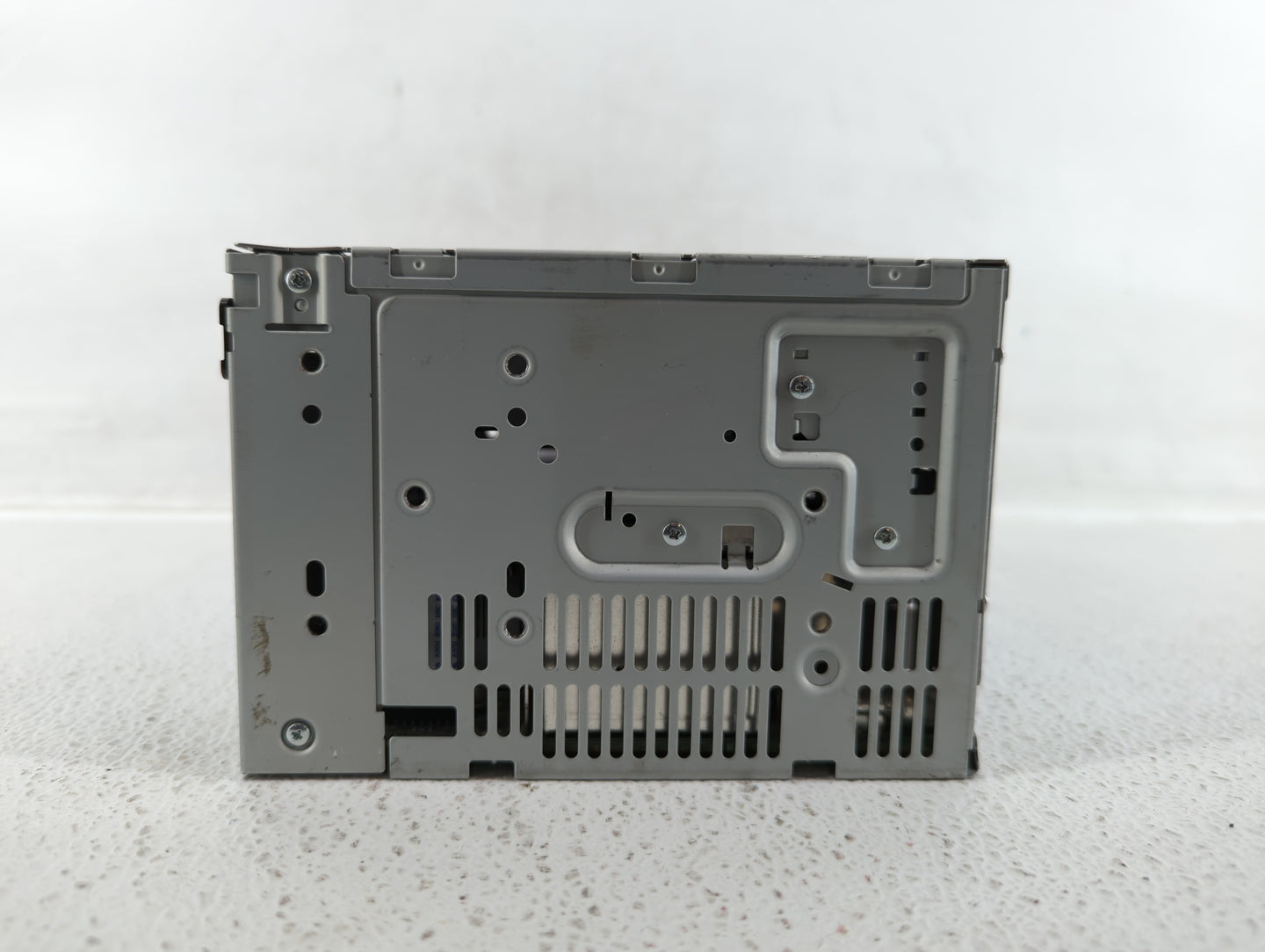 2010 Ford Fusion Radio AM FM Cd Player Receiver Replacement P/N:BE5T-19C157-AA 9E5T-19C107-AC Fits OEM Used Auto Parts - Oem