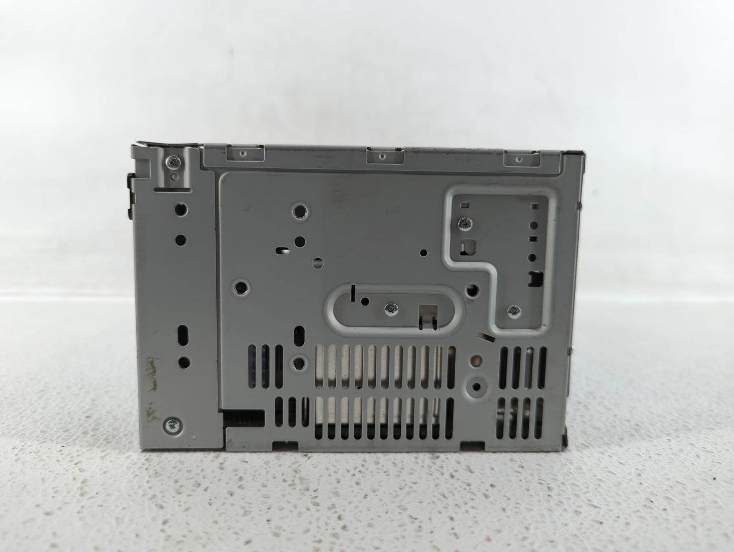 2010 Ford Fusion Radio AM FM Cd Player Receiver Replacement P/N:BE5T-19C157-AA 9E5T-19C107-AC Fits OEM Used Auto Parts - Oem