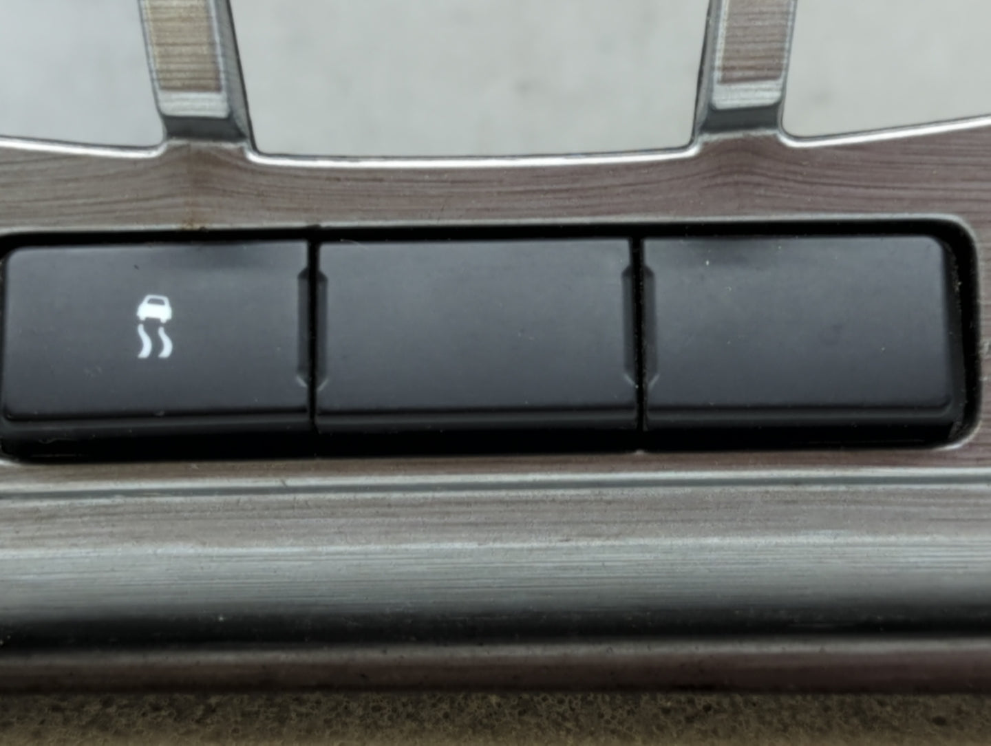 2010-2012 Ford Fusion Radio Control Panel - Oemusedautoparts1.com