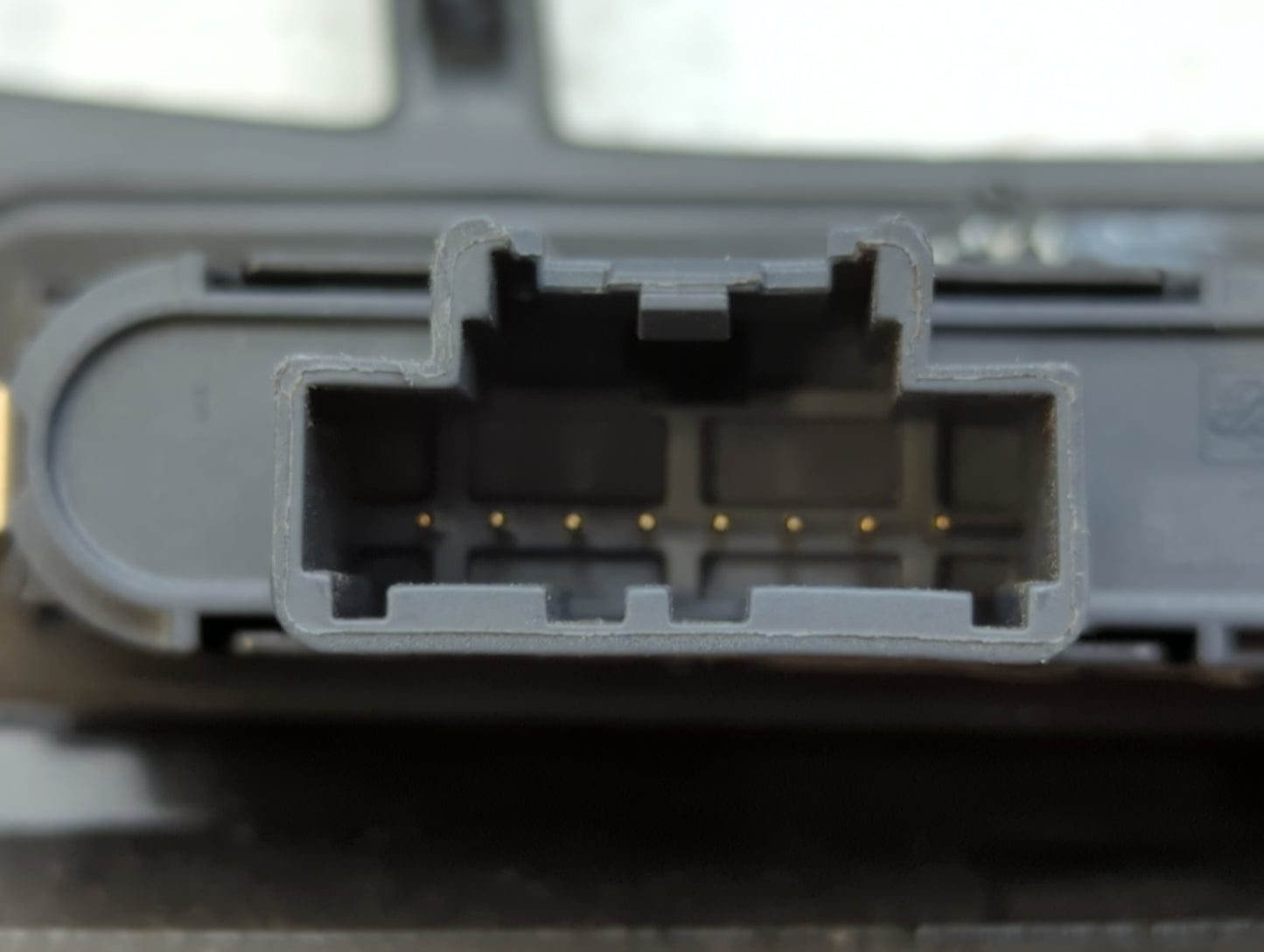 2010-2012 Ford Fusion Radio Control Panel - Oemusedautoparts1.com