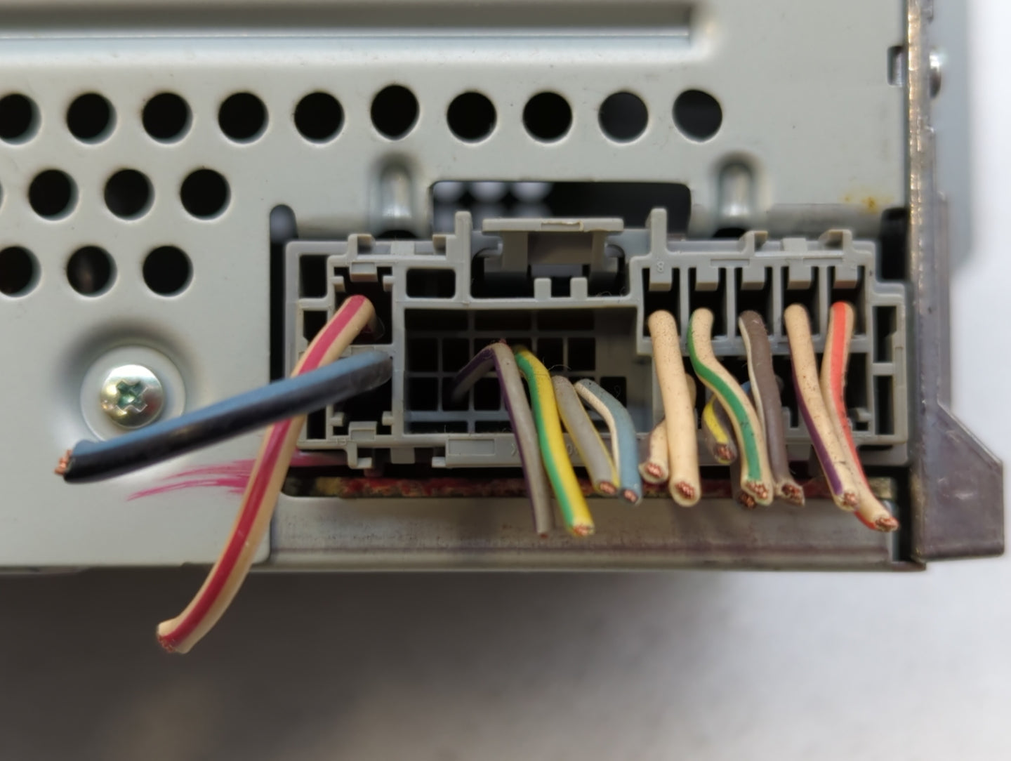 2010-2010 Ford Fusion Am Fm Cd Player Radio Receiver - Oemusedautoparts1.com
