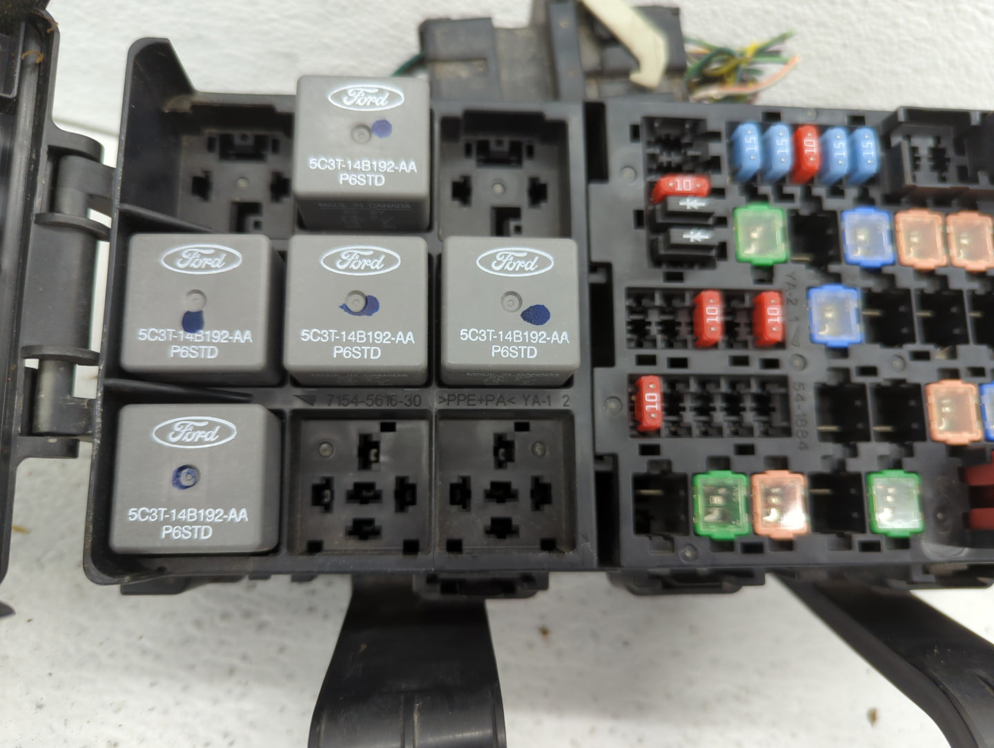 2010-2012 Ford Fusion Fusebox Fuse Box Panel Relay Module P/N:AE5T-14290-E Fits Fits 2010 2011 2012 OEM Used Auto Parts - Oe