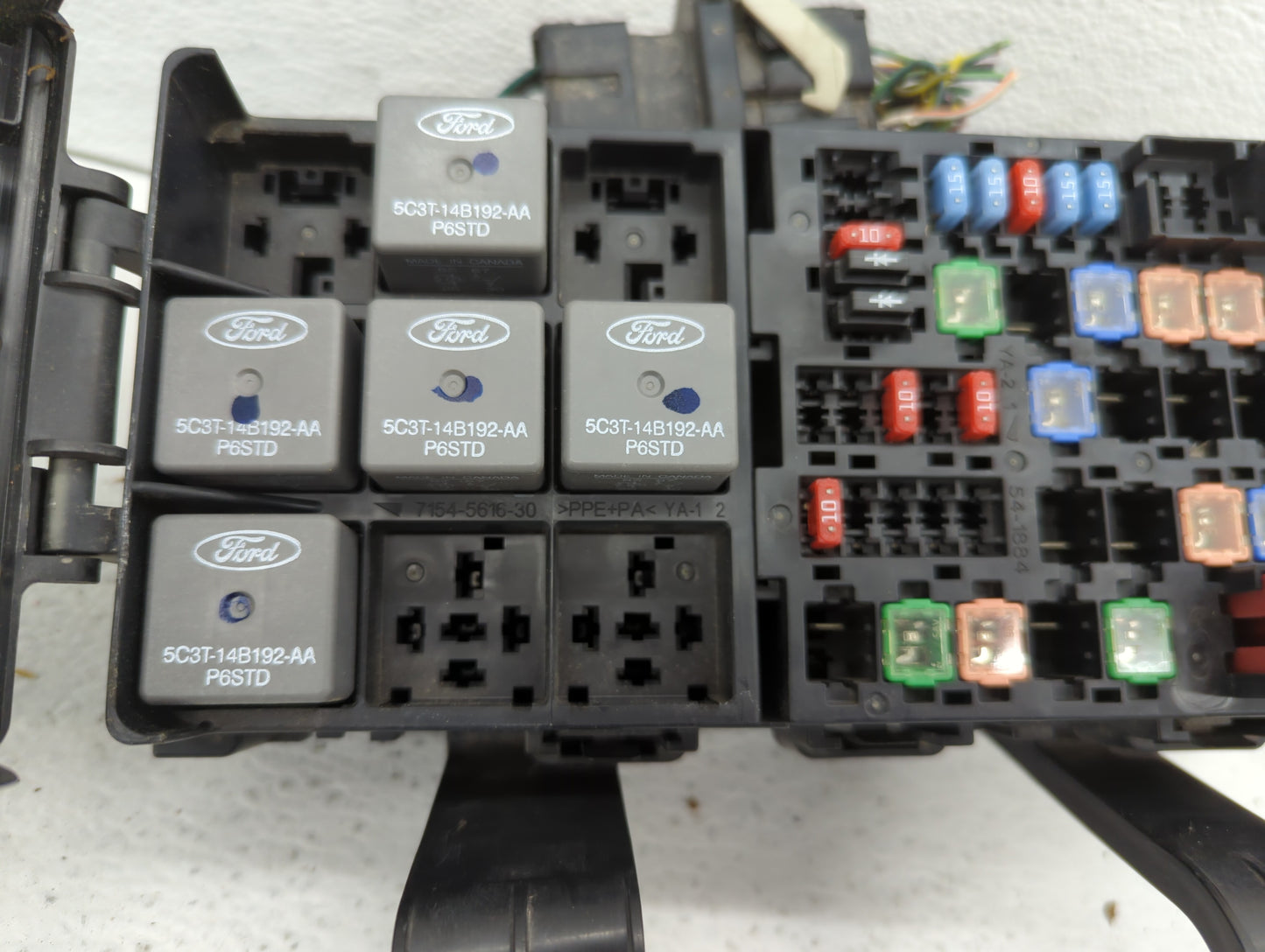 2010-2012 Ford Fusion Fusebox Fuse Box Panel Relay Module P/N:AE5T-14290-E Fits Fits 2010 2011 2012 OEM Used Auto Parts - Oe