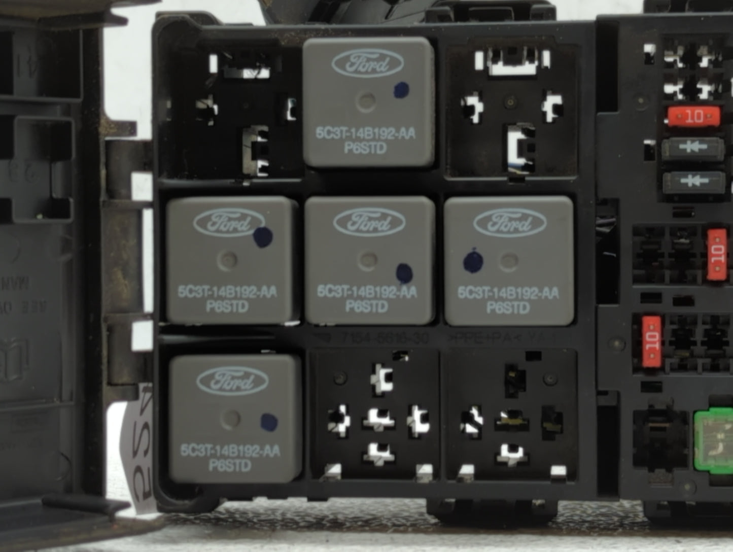 2010-2012 Ford Fusion Fusebox Fuse Box Panel Relay Module P/N:AE5T-14290-F Fits Fits 2010 2011 2012 OEM Used Auto Parts - Oe