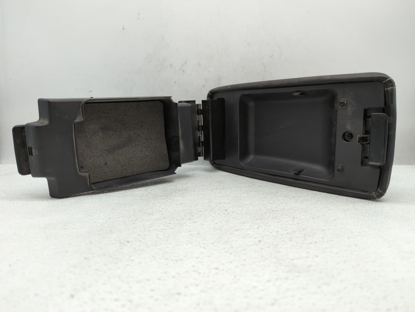 2010 Ford Fusion Center Console Armrest Cover Lid - Oemusedautoparts1.com