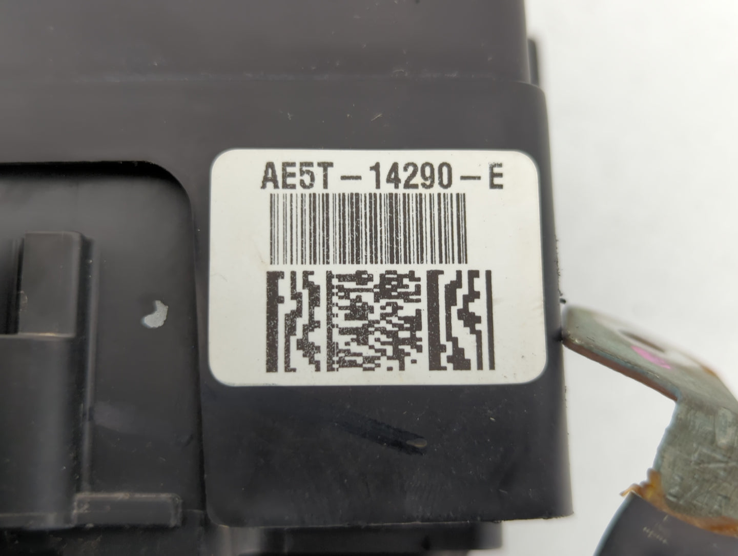 2010-2012 Ford Fusion Fusebox Fuse Box Panel Relay Module P/N:AE5T-14290-E Fits Fits 2010 2011 2012 OEM Used Auto Parts - Oe