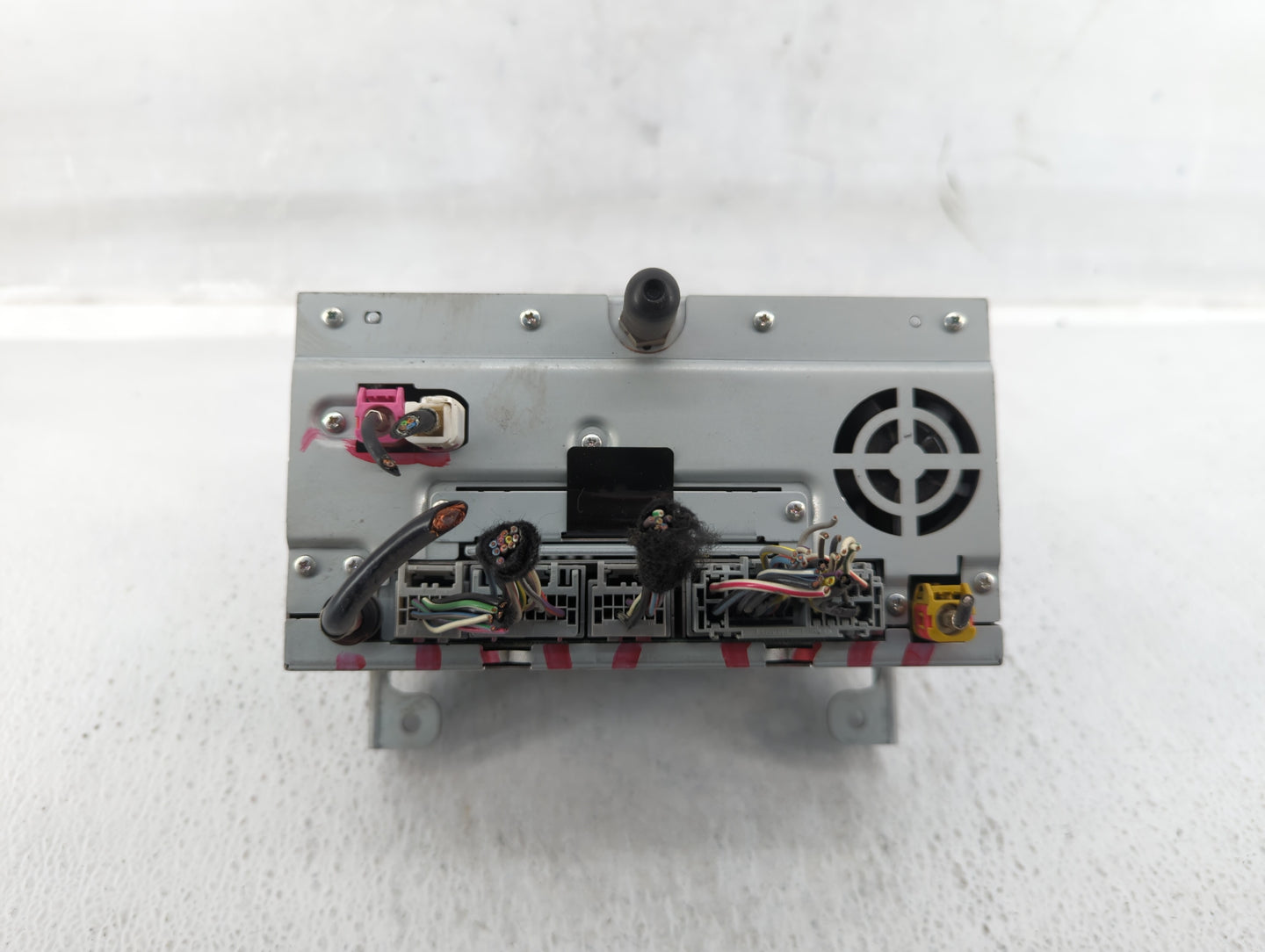 2010 Ford Fusion Radio AM FM Cd Player Receiver Replacement Fits OEM Used Auto Parts - Oemusedautoparts1.com