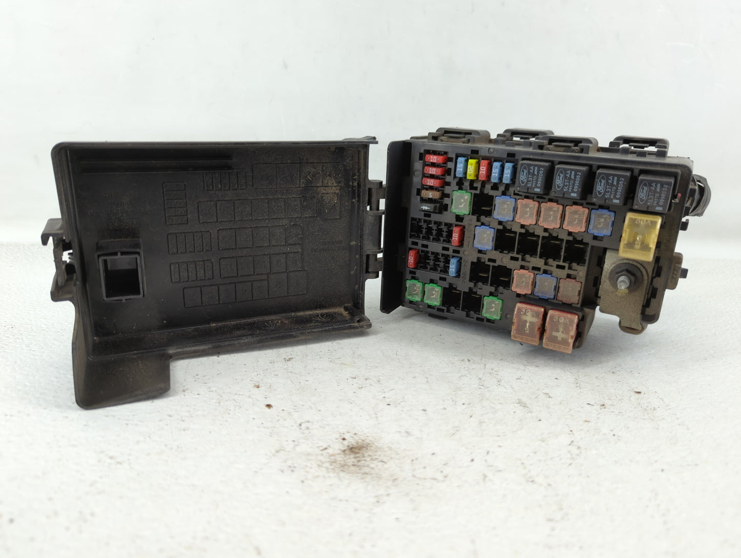 2010-2012 Ford Fusion Fusebox Fuse Box Panel Relay Module P/N:AE5T-14A003-AA Fits Fits 2010 2011 2012 OEM Used Auto Parts - 