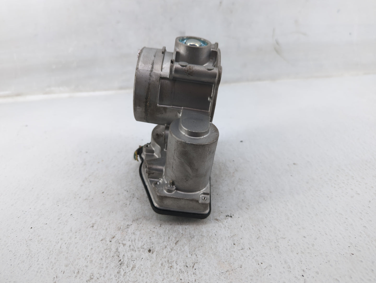 2010-2012 Ford Fusion Throttle Body P/N:DS7E-9F991-AJ Fits Fits 2009 2010 2011 2012 OEM Used Auto Parts - Oemusedautoparts1.