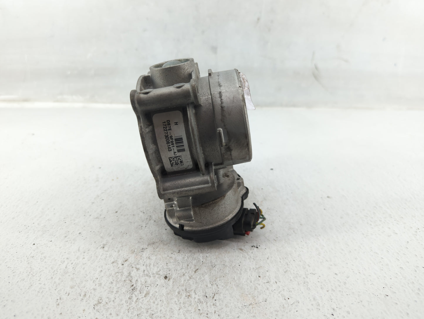 2010-2012 Ford Fusion Throttle Body P/N:DS7E-9F991-AJ Fits Fits 2009 2010 2011 2012 OEM Used Auto Parts - Oemusedautoparts1.