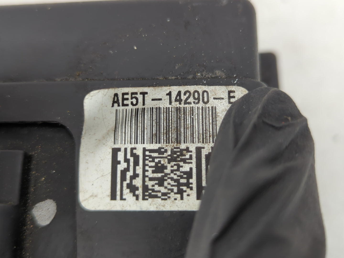 2010-2012 Ford Fusion Fusebox Fuse Box Panel Relay Module P/N:AE5T-14290-E Fits Fits 2010 2011 2012 OEM Used Auto Parts - Oe