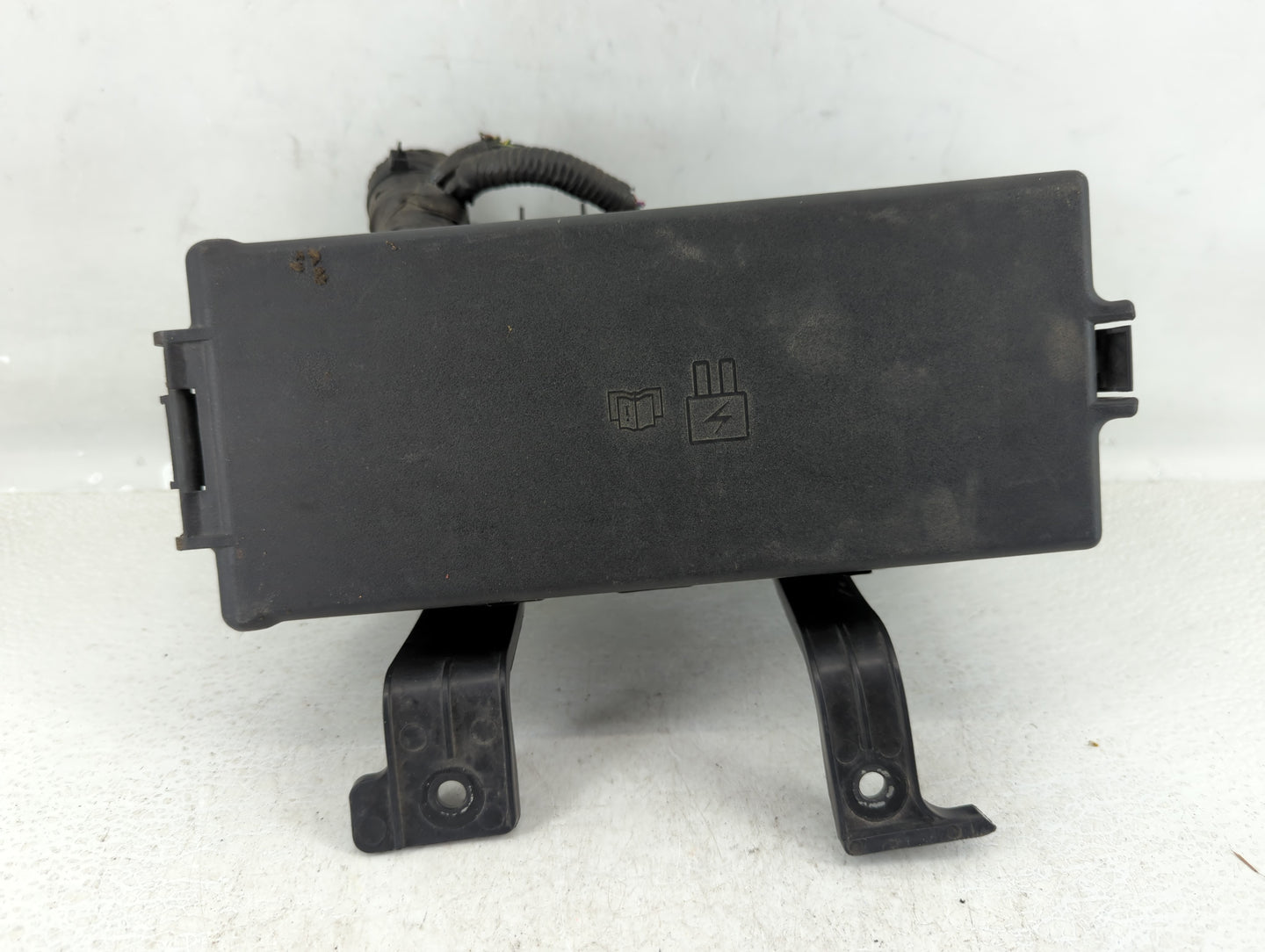 2010-2012 Ford Fusion Fusebox Fuse Box Panel Relay Module P/N:AE5T-14290-G Fits Fits 2010 2011 2012 OEM Used Auto Parts - Oe