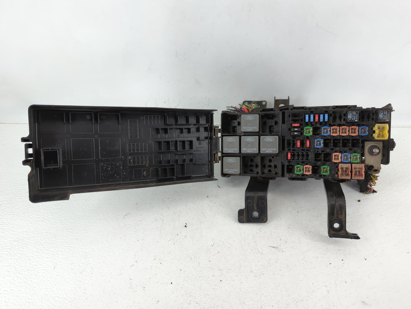 2010-2012 Ford Fusion Fusebox Fuse Box Panel Relay Module P/N:AE5T-14290-E Fits Fits 2010 2011 2012 OEM Used Auto Parts - Oe