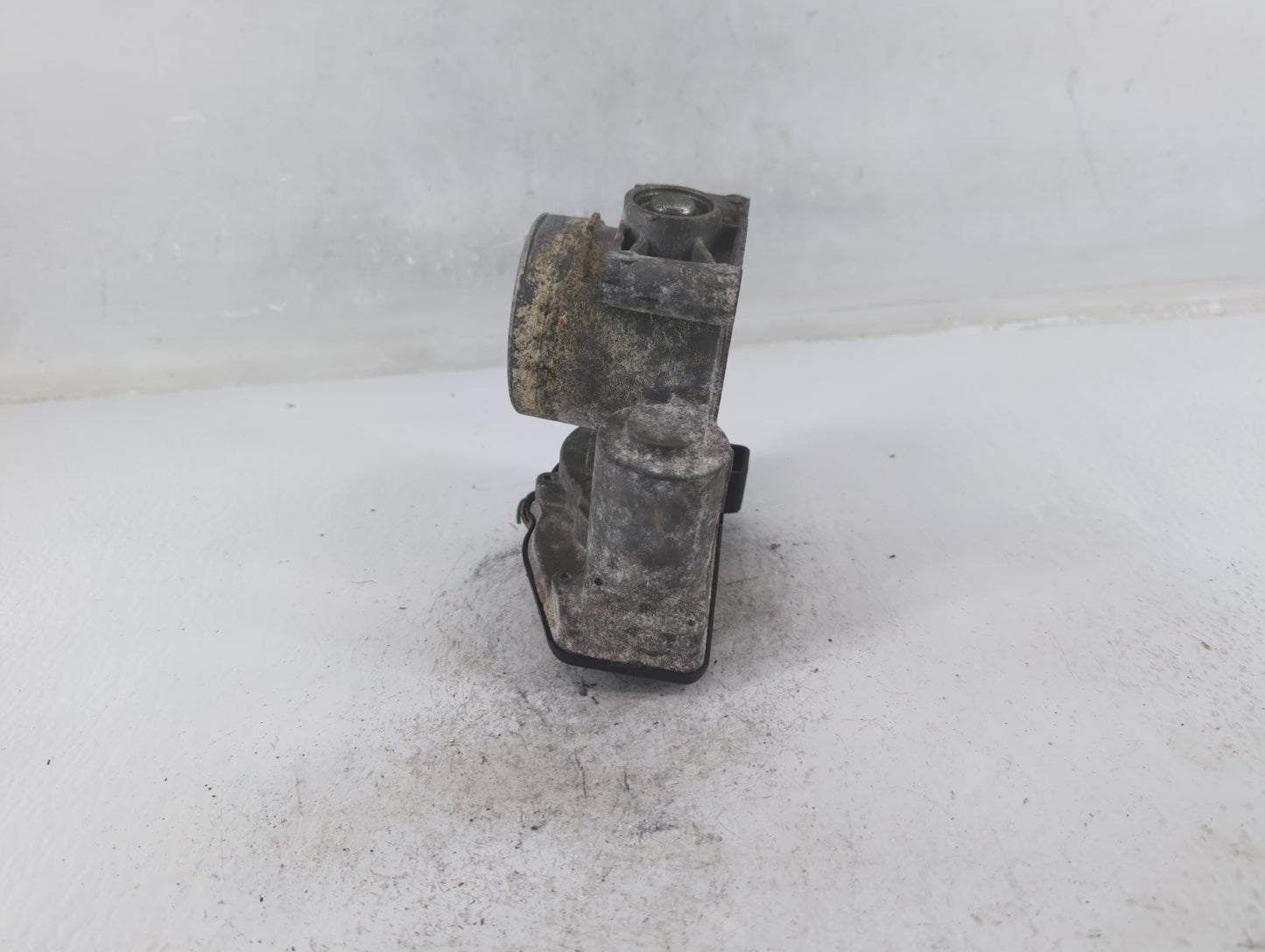 2010-2012 Ford Fusion Throttle Body P/N:163633004210 DS7E-9L8E-BC Fits Fits 2009 2010 2011 2012 OEM Used Auto Parts - Oemuse