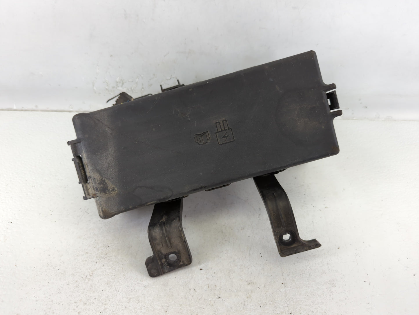 2010-2012 Ford Fusion Fusebox Fuse Box Panel Relay Module P/N:AE5T-14290-E Fits Fits 2010 2011 2012 OEM Used Auto Parts - Oe