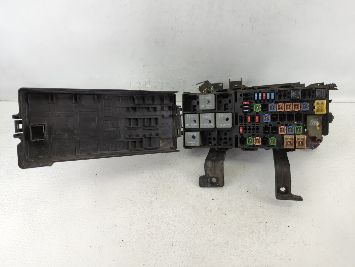 2010-2012 Ford Fusion Fusebox Fuse Box Panel Relay Module P/N:AE5T-14290-E Fits Fits 2010 2011 2012 OEM Used Auto Parts - Oe