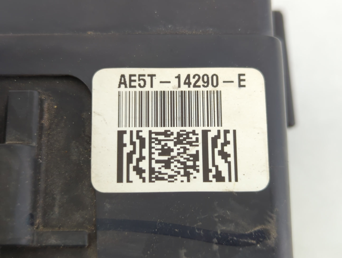 2010-2012 Ford Fusion Fusebox Fuse Box Panel Relay Module P/N:AE5T-14290-E Fits Fits 2010 2011 2012 OEM Used Auto Parts - Oe