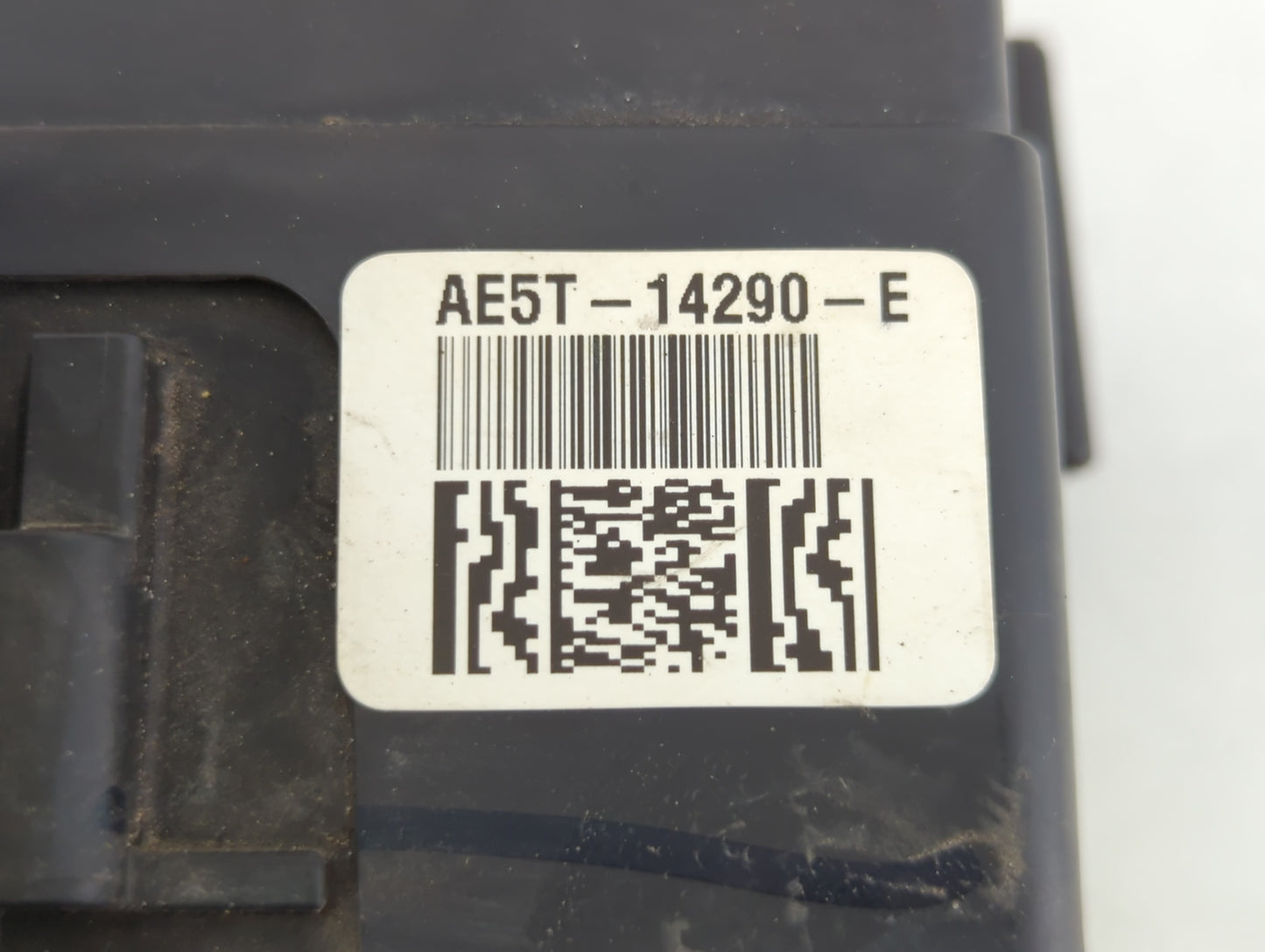 2010-2012 Ford Fusion Fusebox Fuse Box Panel Relay Module P/N:AE5T-14290-E Fits Fits 2010 2011 2012 OEM Used Auto Parts - Oe