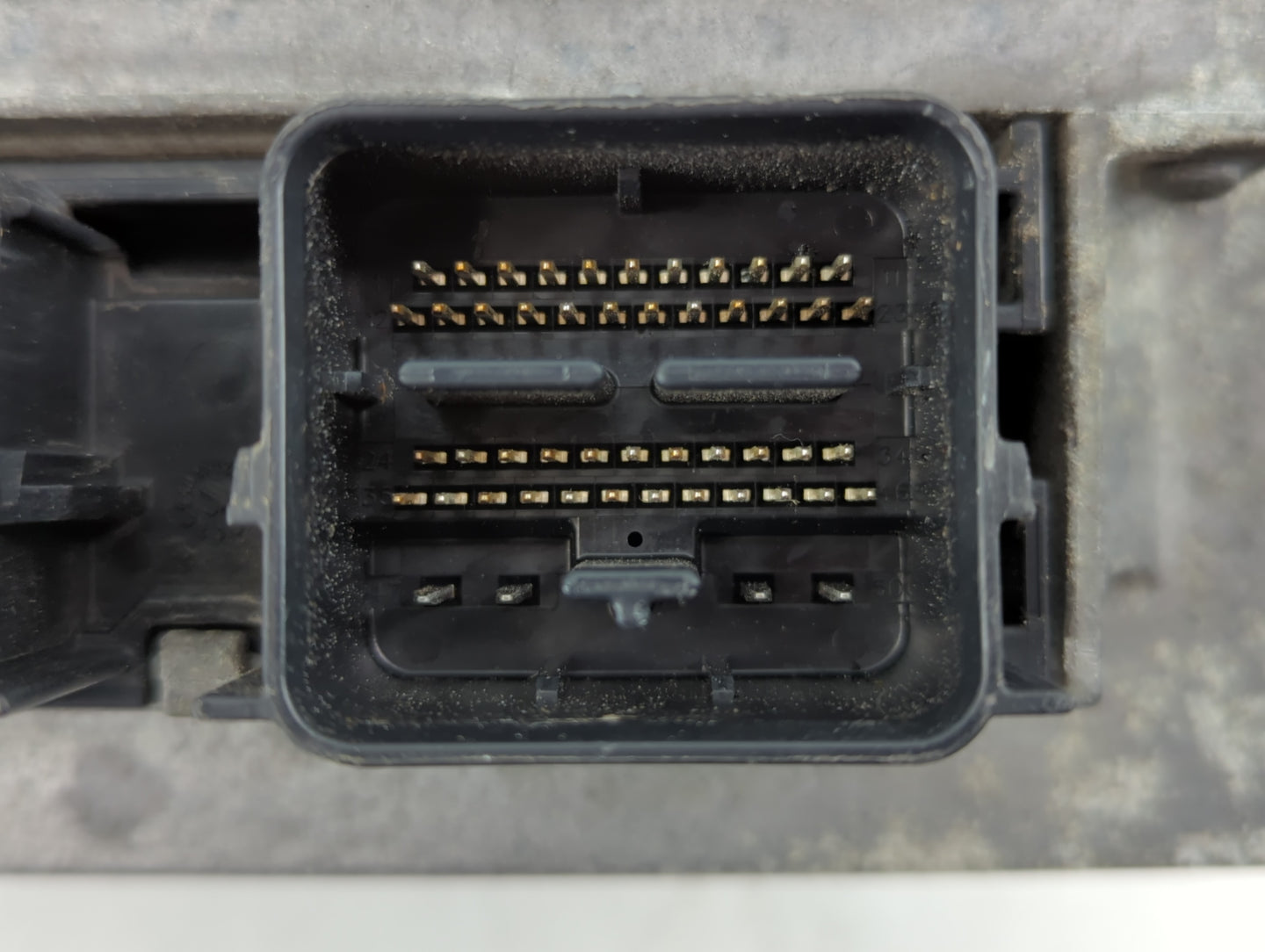 2010 Ford Fusion PCM Engine Control Computer ECU ECM PCU OEM P/N:9L8A-12B684-KA AE5A-12A650-CSA Fits OEM Used Auto Parts - O