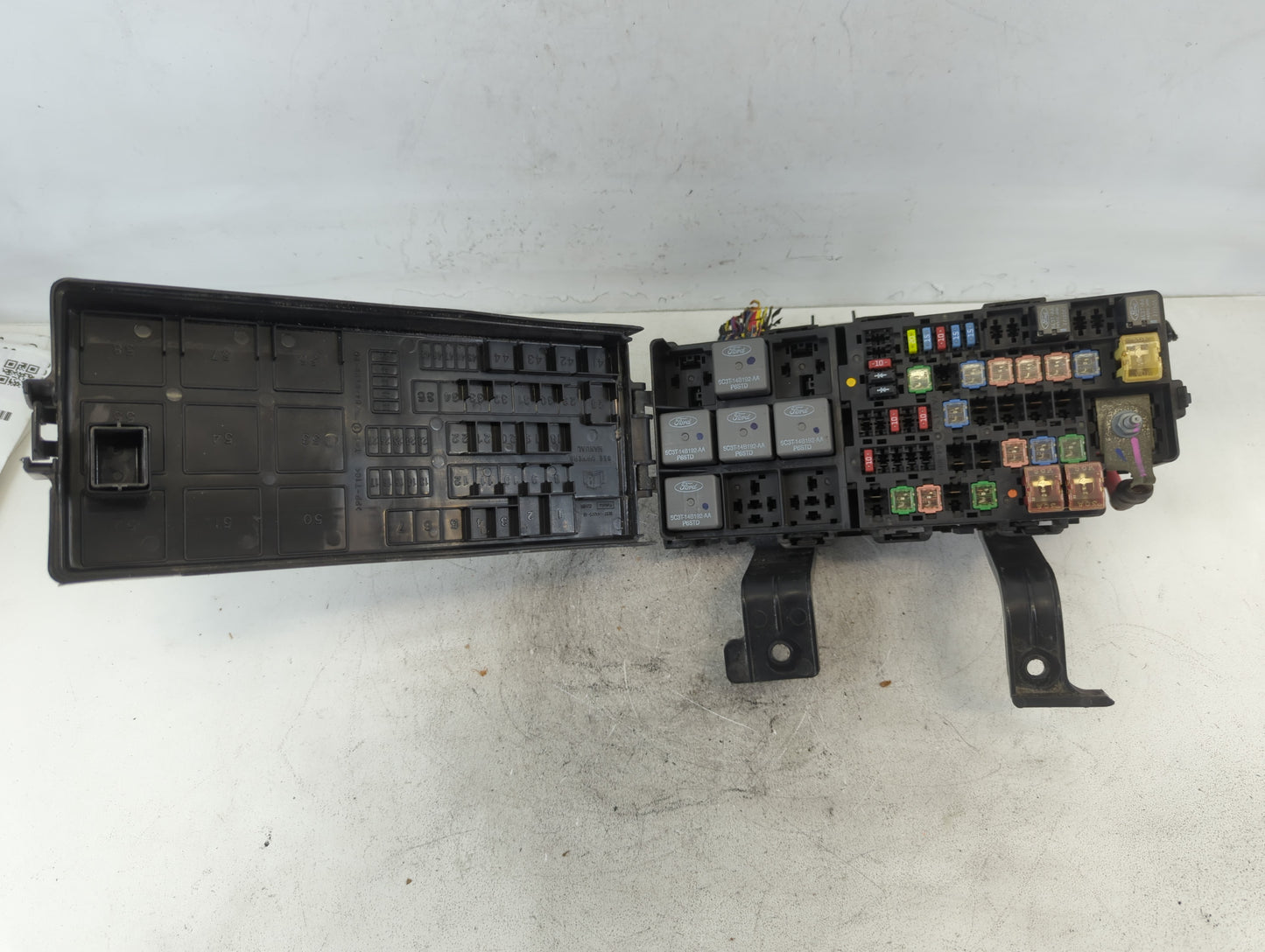 2010-2012 Ford Fusion Fusebox Fuse Box Panel Relay Module P/N:AE5T-14290-F Fits Fits 2010 2011 2012 OEM Used Auto Parts - Oe