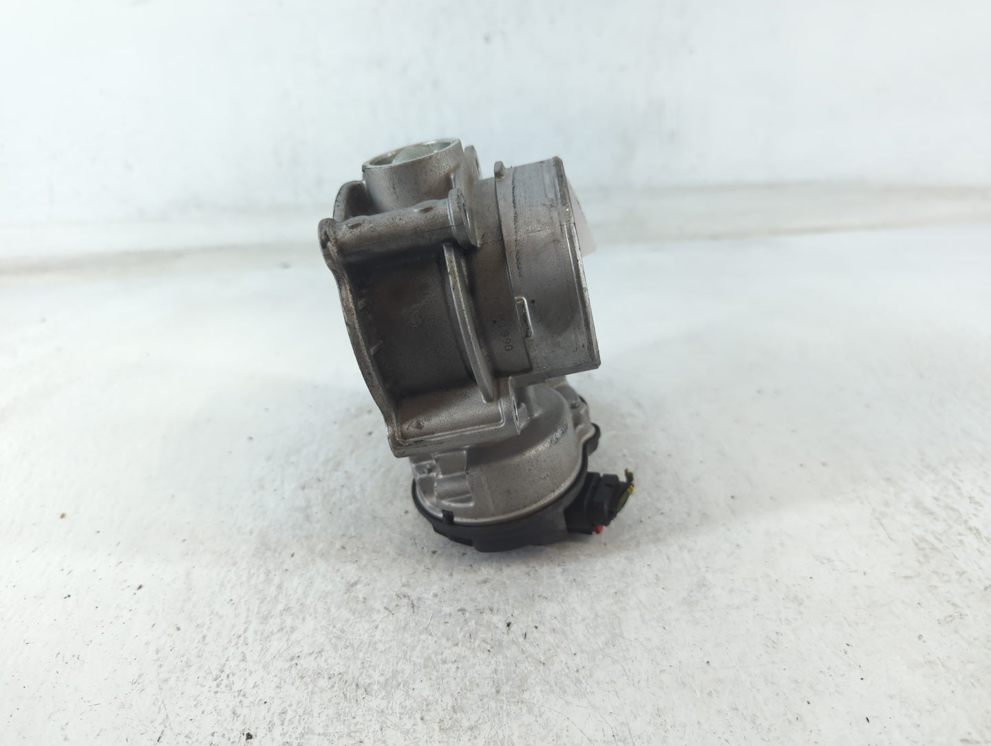 2010-2012 Ford Fusion Throttle Body P/N:67M1990 DS7E-9F991-AJ Fits Fits 2009 2010 2011 2012 OEM Used Auto Parts - Oemusedaut