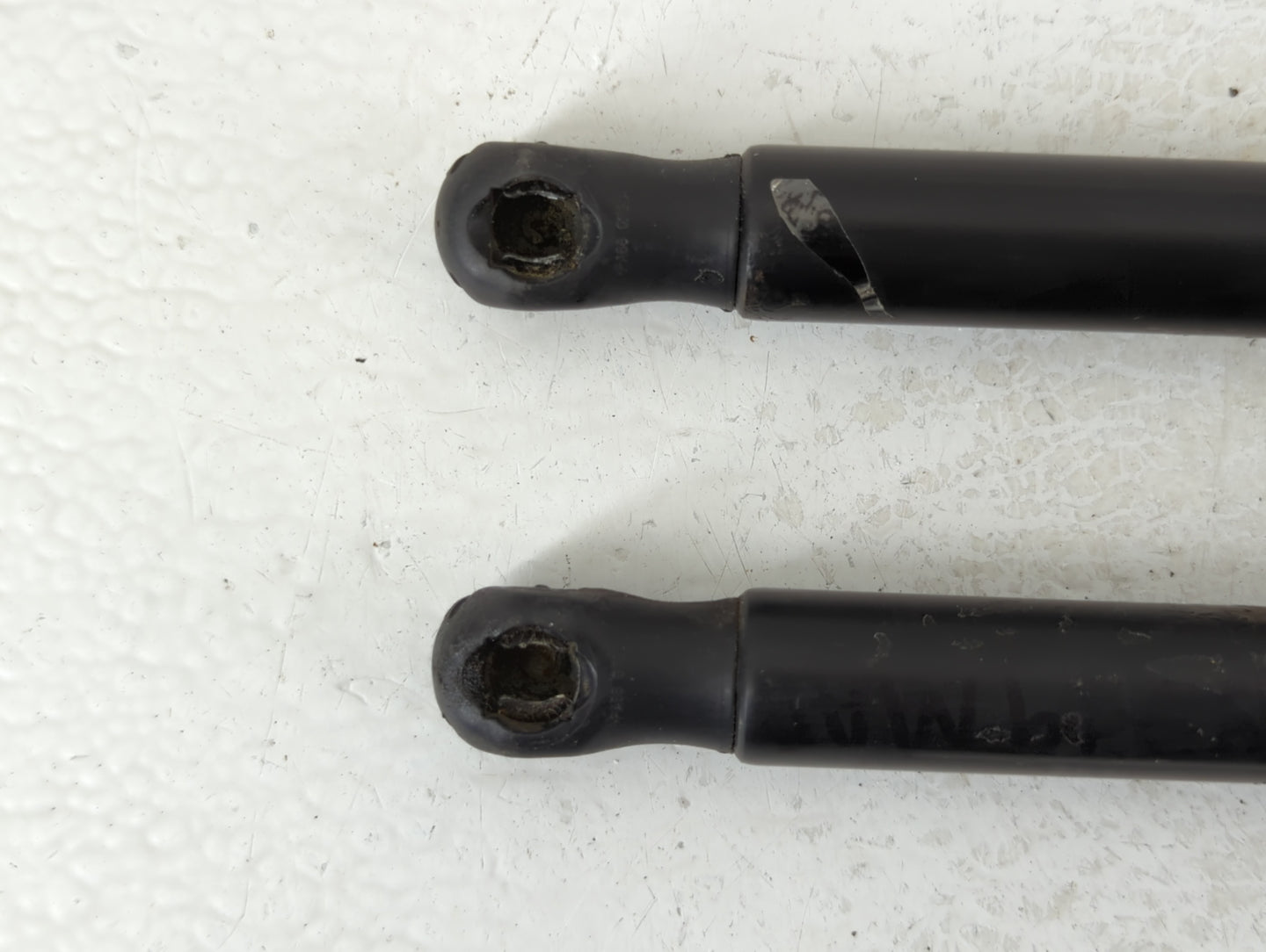 2010 Ford Fusion LID SHOCKS - Oemusedautoparts1.com