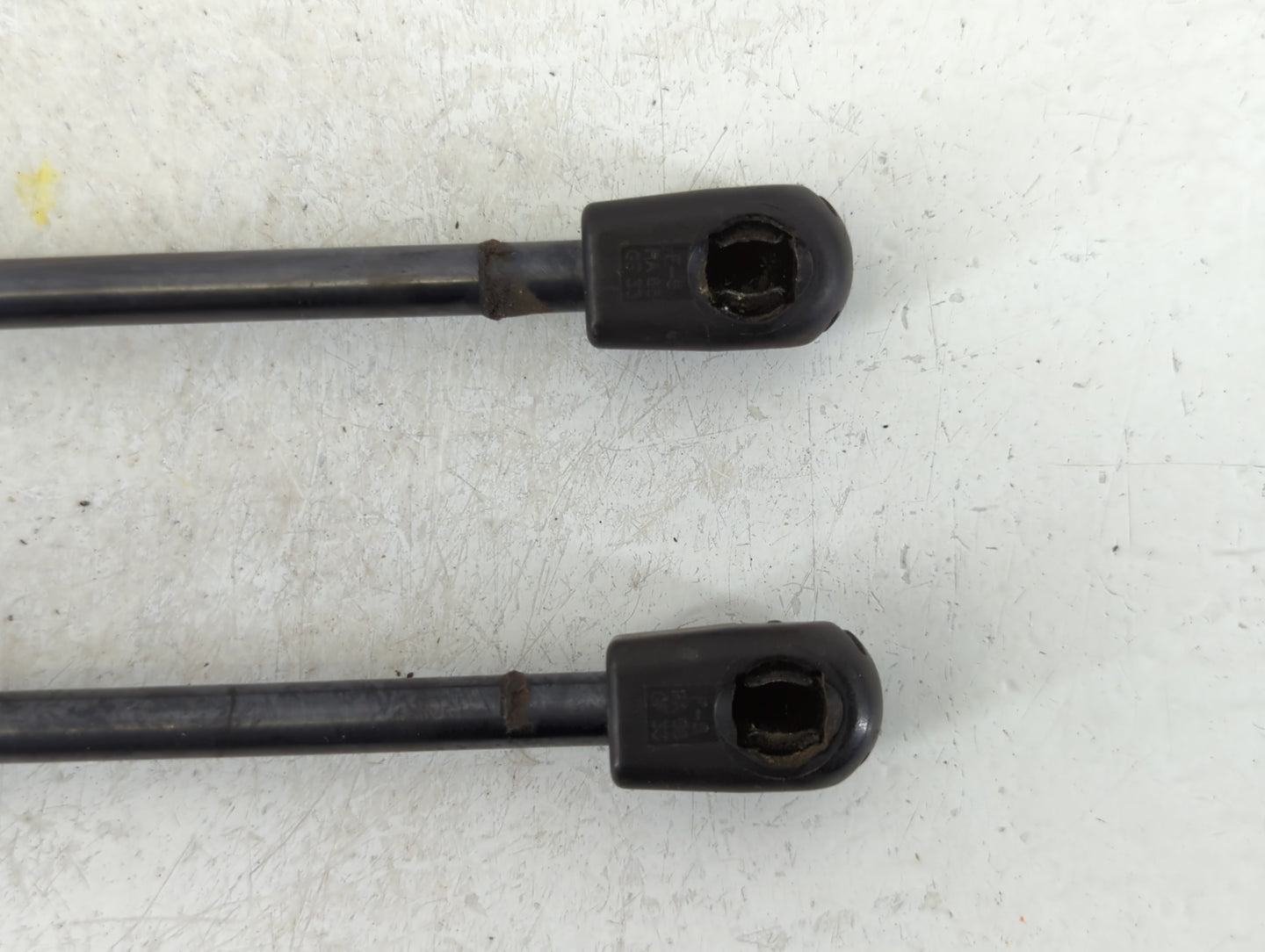 2010 Ford Fusion LID SHOCKS - Oemusedautoparts1.com
