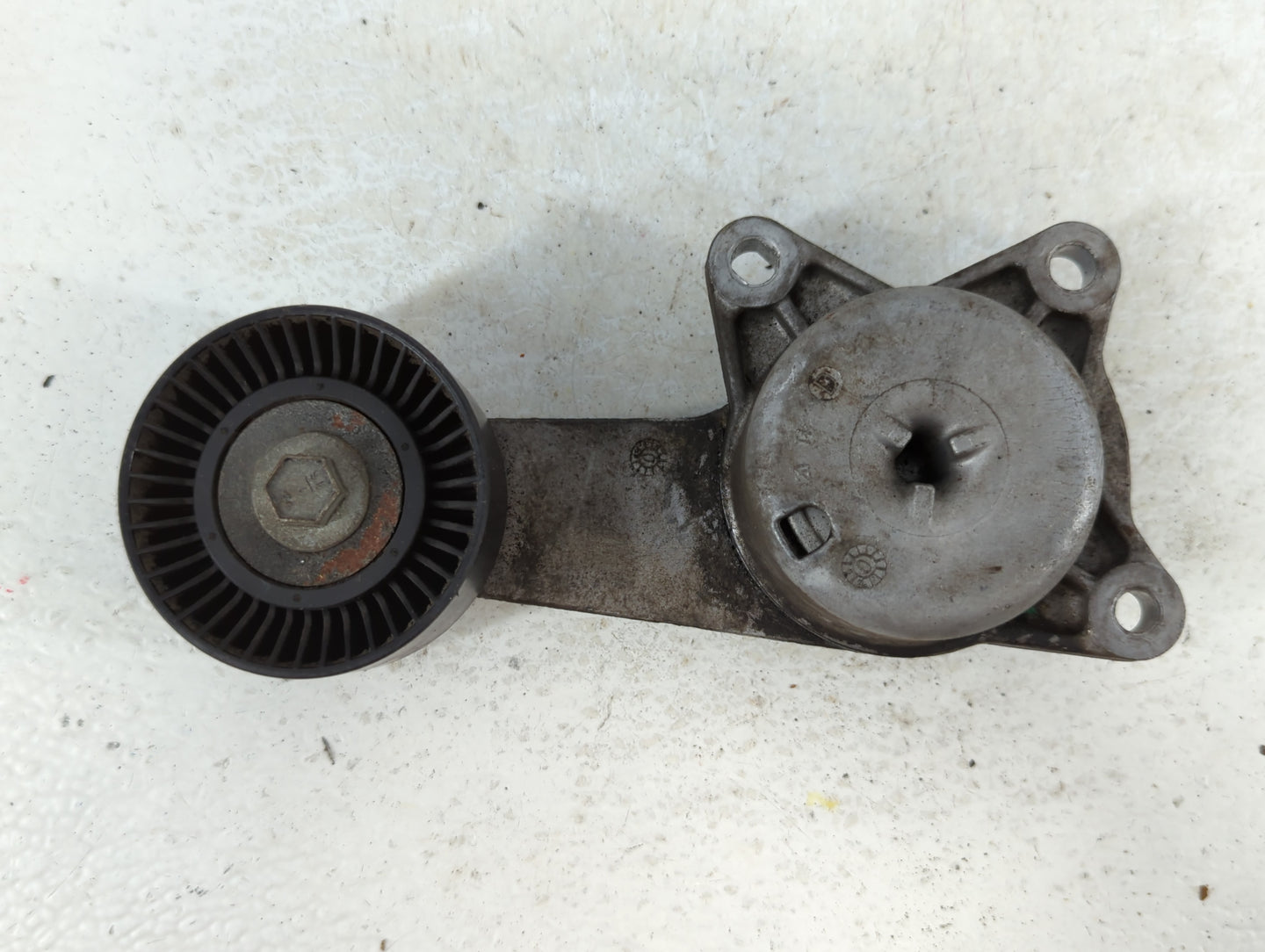 2010 Ford Fusion Belt Tensioner Pulley and idler pulley - Oemusedautoparts1.com