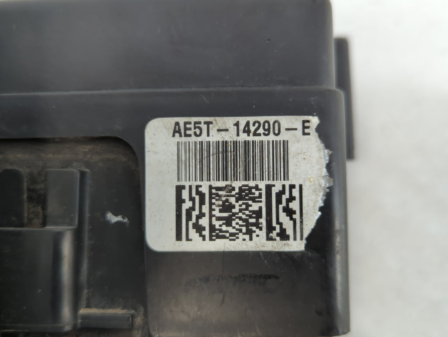 2010-2012 Ford Fusion Fusebox Fuse Box Panel Relay Module P/N:AE5T-14290-E Fits Fits 2010 2011 2012 OEM Used Auto Parts - Oe
