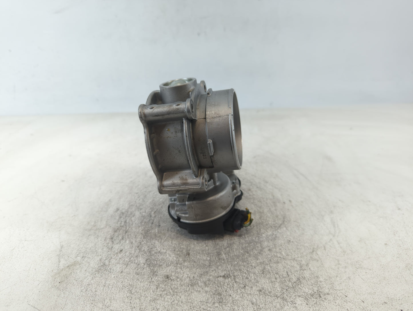 2010-2012 Ford Fusion Throttle Body P/N:DA820002576 2A1812A-0243 Fits Fits 2009 2010 2011 2012 OEM Used Auto Parts - Oemused