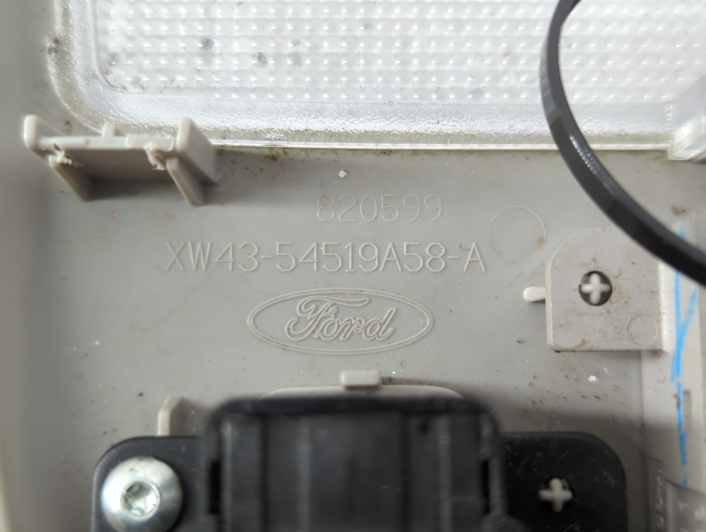 2010-2012 Ford Fusion Overhead Roof Console 686100 - Oemusedautoparts1.com