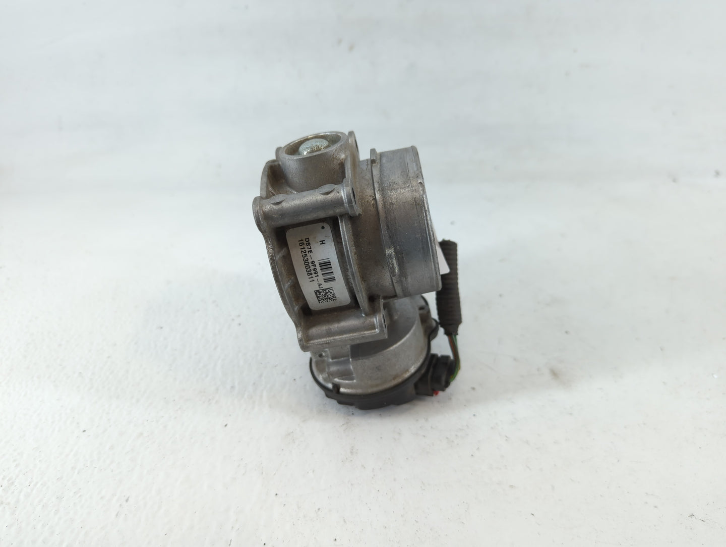 2010-2012 Ford Fusion Throttle Body P/N:161253003811 DS7E-9F991-AJ Fits Fits 2009 2010 2011 2012 OEM Used Auto Parts - Oemus